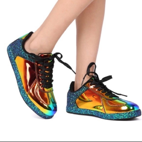 Qupid women’s 🌈 hologram lace up Glitter sneakers in size 6 /7 - Picture 2 of 5
